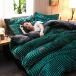 Keturių dalių žiemos triu&scaron;io aksomo patalynės komplektas: Flaneliniai antklodžių užvalkalai ir &scaron;iltos sutir&scaron;tintos antklodės 1.2m Bed (Duvet Cover 150x200, Three-piece Set)