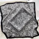 70 * 70 cm Naujas &scaron;ilko mažas kvadratinis &scaron;alikas, skirtas moterų kaklo apsaugai, profesionalus &scaron;alikas Universalus plaukų kaklarai&scaron;tis galvos skara 70*70cm