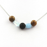 Pierres et Min&eacute;raux. Collier perles bois 8 mm + Aigue-Marine du Br&eacute;sil + Lave Chaine en acier inoxydable.