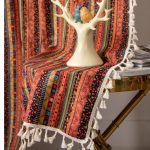 Bohemi&scaron;kos etninės medvilninės lininės užuolaidos su kutais ir auksinėmis juostelėmis 150cm W x 240cm H