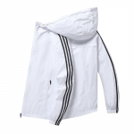 Pavasario ir rudens plonas vyri&scaron;kas laisvalaikio sportinis paltas Trijų juostų laisvas didelio dydžio striukė su gobtuvu. M balta