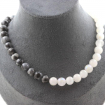 Pierres et Min&eacute;raux. Collier perles Pierre de Lune + Obsidienne flocon de neige 8 mm. Collier femmes, hommes. Taille personnalisabl