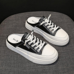 Odinis krep&scaron;ys galvos pusinės &scaron;lepetės, moteri&scaron;kos vir&scaron;utinės aprangos pavasario ir vasaros naujos, plok&scaron;čios apačios, pedalas tingus be kulno Maži balti vienviečiai bateliai 35