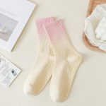 Gradientinės jogos kojinės moterims profesionalios silikoninės neslystančios pilateso kojinės treniruotėms patalpoje sporto salėje fitnesui medvilninės &scaron;okių sportinės kojinės juoda