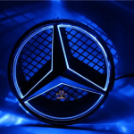 C200 E200 Mercedes Benzui MERCEDES BENZ priekinis logotipas &scaron;viesos emblema grotelių &scaron;viesa LED grotelių ženklelis W166 W176 W204 W207 W212 W218 B Style balta