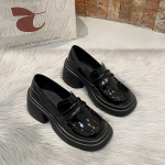 Prancūzi&scaron;ko temperamento maži odiniai bateliai moterims 2025 m. pavasario ir rudens nauji auk&scaron;takulniai kvadratiniu priekiu auk&scaron;tos klasės mokasinai vienas batas sprogimas 35 smėlis