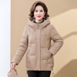 Naujos mamos žieminė pūkinė striukė madingi drabužiai vidutinio amžiaus ir vyresnio amžiaus moterims 40 metų 50 madinga pūkinė striukė su gobtuvu i&scaron; baltųjų ančių pūkų 4XL