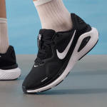 Nike Structure 26 Neutralūs Bėgimo Bateliai Vyrams US 10.5 juoda