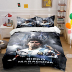 Sportininko Diego Maradona įvaizdžiai. Patalynės komplektai Antklodžių užvalkalų komplektai Antklodžių užvalkalai Pagalvės užvalkalai(1 * Antklodės užvalkalas, 2 * Pagalvių užvalkalai, be antklodės įdaro) 135x200cm