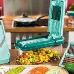 Universalus daugiafunkcis lengvas maisto smulkintuvas daržovių pjaustytuvas su saugia rankų apsauga ir kompakti&scaron;ku dizainu efektyviam maisto gaminimui 13pcs/set blue