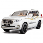 1/18 mastelio Toyota Prado liejimo modelio automobilis, lydinio metalas, sutraukiamas kolekcinės transporto priemonės Žaislai su garsu ir lengvu automobiliu vaikams ir suaugusiems, dovanos 1:18-Size: 27x10.5x10cm balta