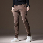 Slim Fit elastinės mažos tiesios vamzdžio vyri&scaron;kos laisvalaikio kelnės Pavasario tendencija korėjieti&scaron;ka versija Nauja pavasario ir rudens įprastos velvetinės kelnės rudenį