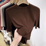 Europos prekės Vienos spalvos pusiau auk&scaron;tu kaklu, penkių ta&scaron;kų rankovėmis, vidutinėmis rankovėmis mar&scaron;kinėliai, moteri&scaron;ki vasarai, nauji, ploni, demonstraciniai antblauzdžiai. S