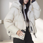 Pūkinė striukė su gobtuvu, moteri&scaron;ka trumpa žieminė naujos mados baltos spalvos ančių pūkinė plius dydis M juoda