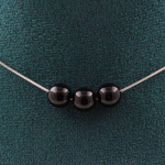 Pierres et Min&eacute;raux. Collier 3 perles Agate noire 8 mm. Chaine en acier inoxydable Collier femmes, hommes. Taille personnalisable.