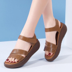 Moteri&scaron;ki vasariniai, puo&scaron;nūs, žemi, plei&scaron;tiniai, &scaron;lepetės, patogūs, užmaunami, laisvalaikio, plok&scaron;čiapadžiai, basutės, vaik&scaron;čiojimo, atostogų, arkos atramos, atviri pir&scaron;tai, platforminiai paplūdimio bateliai moterims 35