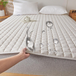 A klasės vandeniui ir &scaron;lapimui atspari sojų pupelių pluo&scaron;to čiužinio apsauga, skirta vie&scaron;bučiams ir nakvynės namuose Dormitory Mattress 80x190