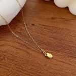 Ovalus pakabukas, karoliai, lengva prabanga, geometrinis &scaron;altas stilius, dizainas, pavasario naujiena, mada