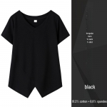 Juodi V formos i&scaron;kirptės mar&scaron;kinėliai trumpomis rankovėmis su nelygaus kra&scaron;to apačia - 2022 m. Korėjos mada Medium (M) juoda