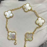 Naujos versijos keturlapis dobilas penkių gėlių apyrankė natūralaus raudono agato balto perlamutro apyrankė moteri&scaron;ka lazerinė apyrankė V Gold