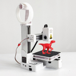 EasyThreed 3D spausdintuvas pradedantiesiems, suderinamas su PLA TPU 1,75 mm filamentu. Komplekte yra maitinimo adapteris. EU Plug juoda