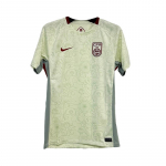 Nike Kinija 2025 Stadiono i&scaron;vykos &scaron;viesiai kaulinės spalvos su universiteto raudona spalva vyri&scaron;ki standartinio kirpimo Dri-FIT futbolo mar&scaron;kinėliai FZ9029-020 L