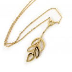 Les Tr&eacute;sors De Lily [K6650] - Collier Plaqu&eacute;-Or 'Chor&eacute;graphie' dor&eacute; - 30x15 mm