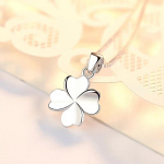 Autenti&scaron;ka keturių lapų dobilų žavesio dėžutė / grandinės grandinės karoliai moteri&scaron;ki sidabro spalvos Lucky Clover papuo&scaron;alai one size