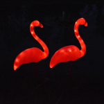 Dekoratyvinis lauko vejos kiemo &scaron;viesos diodų saulės &scaron;viestuvas su flamingo &scaron;viestuvu