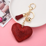 Kūrybingas aksominis persikinės &scaron;irdies formos raktų pakabukas su deimantiniu kutu Keychain + Heart + Small Tassel raudona