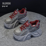 Moteri&scaron;ki sportbačiai su storais padais i&scaron; natūralios odos, auk&scaron;tinantys, universalūs laisvalaikio sportbačiai pavasariui/rudeniui, 2025 m. mada. Gray Red with Single Layer