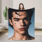 Conan Gray i&scaron;linkęs kaulas Antklodė Amerikiečių Dainininkas Kelionės Biuras Flanelinis Mėtomasis Antklodė Miegamojo &Scaron;ilta Lovatiesė Gimtadienio Dovana 30x40in