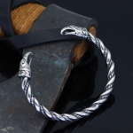 1 vnt Vyri&scaron;ka Nordic Viking Crow Head senovinė apyrankė Vyri&scaron;ka ir moteri&scaron;ka vakarėlių papuo&scaron;alų apyrankė sidabras