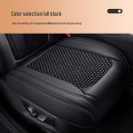 Visą sezoną skirtas automobilio sėdynės pagalvėlių rinkinys pagrindiniam vairuotojui, su odine ir ledine &scaron;ilko medžiaga ventiliacijai ir neslidžioms savybėms. Square Mat juoda