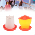 Vi&scaron;čiukų tiektuvas ir vandens pauk&scaron;čių &scaron;ėrimo konteineris