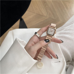 Moteri&scaron;kas mados odinis laikrodis One Size rožinio aukso spalvos