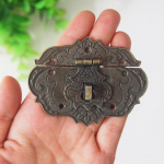 1 vnt. senovinis senovinis medinis dėklas, papuo&scaron;alai, dovanų dėžutės dekoras. Antique Brass