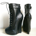 Moteri&scaron;ki seksualūs feti&scaron;ai, itin auk&scaron;ti, 18 cm, labai plei&scaron;tiniai kulnai, smailiu pir&scaron;tu, užtrauktuku kryžmai suri&scaron;ti kulk&scaron;nies BALETO didelio dydžio batai 40 matinė juoda spalva