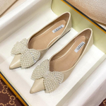 2024 m. madinga moteris Eleganti&scaron;ki batai su smailiais pir&scaron;tais, miela laisvalaikio plok&scaron;tuma, moteri&scaron;ka Blingo perlų styga, gėlė, mink&scaron;ti, kvėpuojantys batai 43 balta