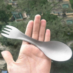 Lauko stovyklavimo indai 2 viename žygiai dietiniai įrankiai i&scaron;kylai kepsninei &scaron;akutė ir &scaron;auk&scaron;tas dviejų paskirčių titano lydinio specialus įrankis