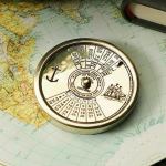 100 metų kalendorius, žalvarinis kalendoriaus popieriaus prispaudėjas, dovana jubiliejui, dovana Valentino dienai, dovana biuro stalui, dovana jam, dovana gimtadieniui