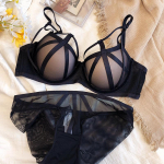 Naujos spalvos apatinio trikotažo rinkinys Sexy Hollow Push Up liemenėlės komplektas moterims Classic Bandage Brassiere Summer Lace Plus Size liemenėlės ir kelnaičių rinkiniai 80B juoda