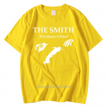 Vyri&scaron;ki medvilniniai mar&scaron;kinėliai su vasariniais vir&scaron;ūnėmis i&scaron; &bdquo;The Smiths&ldquo; &bdquo;The Queen Is Dead&ldquo; &ndash; mar&scaron;kinėliai, 1980-ųjų nepriklausoma muzika, didesnių dydžių juodi &bdquo;Morrissey&ldquo; mar&scaron;kinėliai. S smėlis