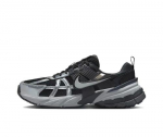 Nike V2K Run Moteri&scaron;ki bėgimo bateliai FD0736-005 Juodi Dydis EU 35.5 juoda