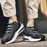 Pavasario tendencija Nauji laisvalaikio sportbačiai Vyri&scaron;ki Forrest Gump batai Patogūs ir lengvi Bėgimo Vyri&scaron;ki sportiniai Madingi batai 44