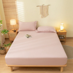 Mink&scaron;ta ir lygi vienspalvė &scaron;lifuota medvilninė paklodė viengulėms ir dvigulėms lovoms, užtikrinanti komfortą ir apsaugą nuo dulkių. 150cm*200cm Single Fitted Sheet &scaron;viesiai rausvos spalvos