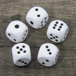 Mediniai D6 kauliukai 6 pusių stalo žaidimo priedai Mediniai kauliukai Skaitmeniniai žaidimo kauliukai balta