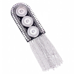 Metalinis kutų epoletas, pečių aksesuaras, pleistras, pankroko sagė, kutų epoletai, pankroko stilius, metalo tekstūra, kutų epoletas