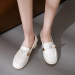 Rudens moteri&scaron;ki batai kvadratiniu priekiu, vidutiniu kulnu, moteri&scaron;ki batai užmaunami, seklios loaferiai, lauko mados platforminiai batai su metalo dekoracija 35