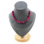 Pierres et Min&eacute;raux. Collier 20 perles Oeil de Tigre fuschia 8 mm. Chaine en acier Collier femmes, hommes. Taille personnalisable.